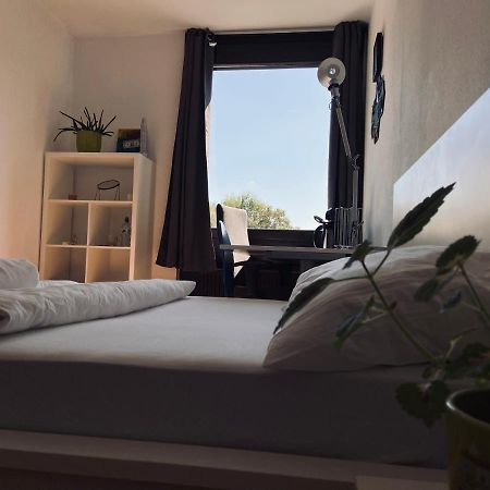Private Room With Free Parking 코블렌츠 외부 사진