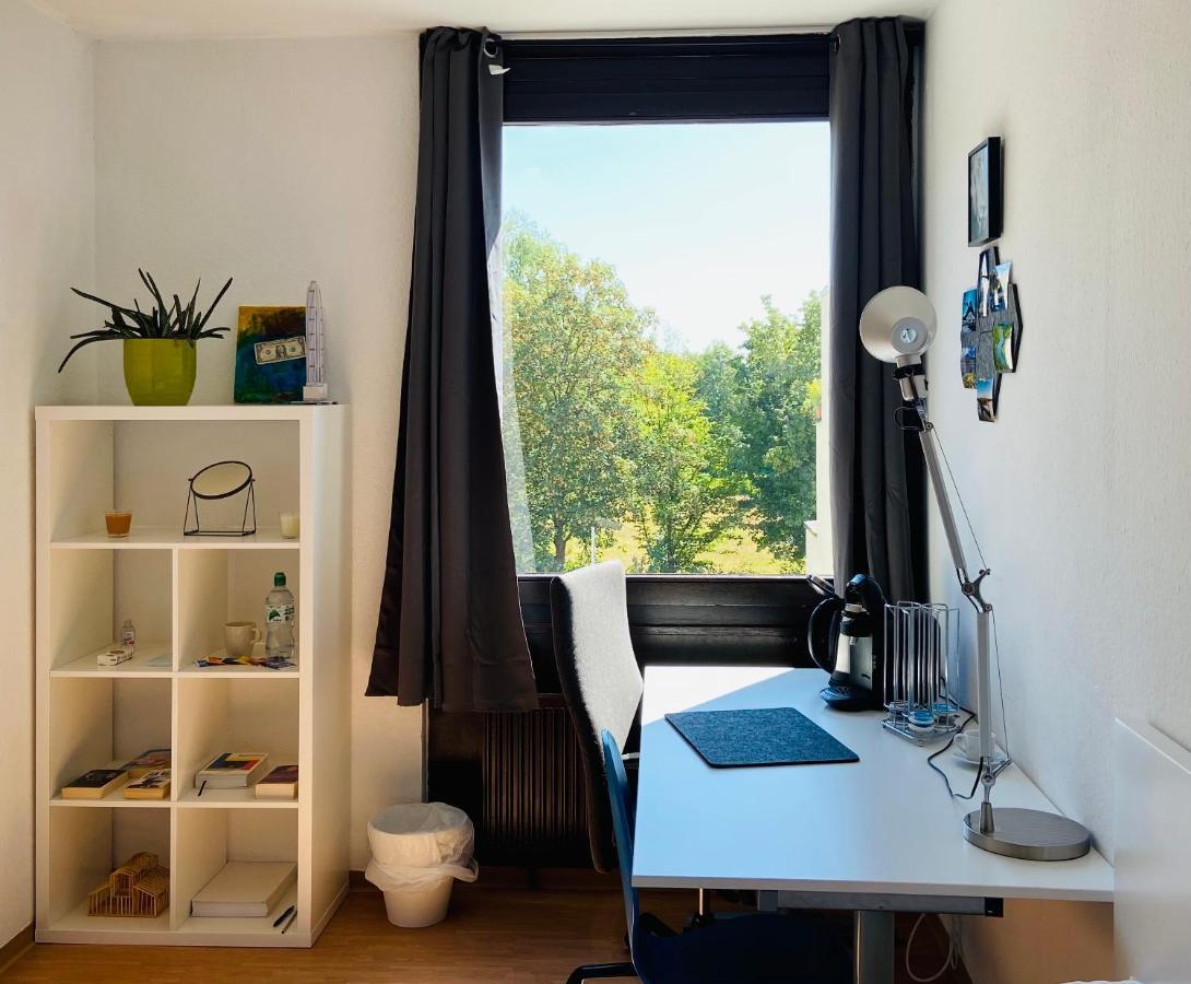 Private Room With Free Parking 코블렌츠 외부 사진